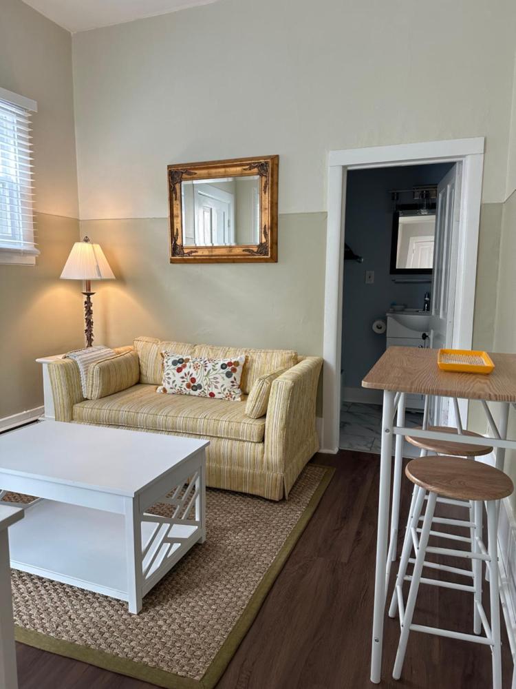 Deluxe King Suite interior